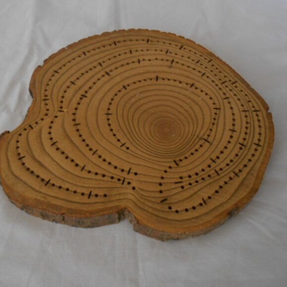 Live Edge Wood HANDMADE Cribbage Board round cookie - Picture 2 of 6